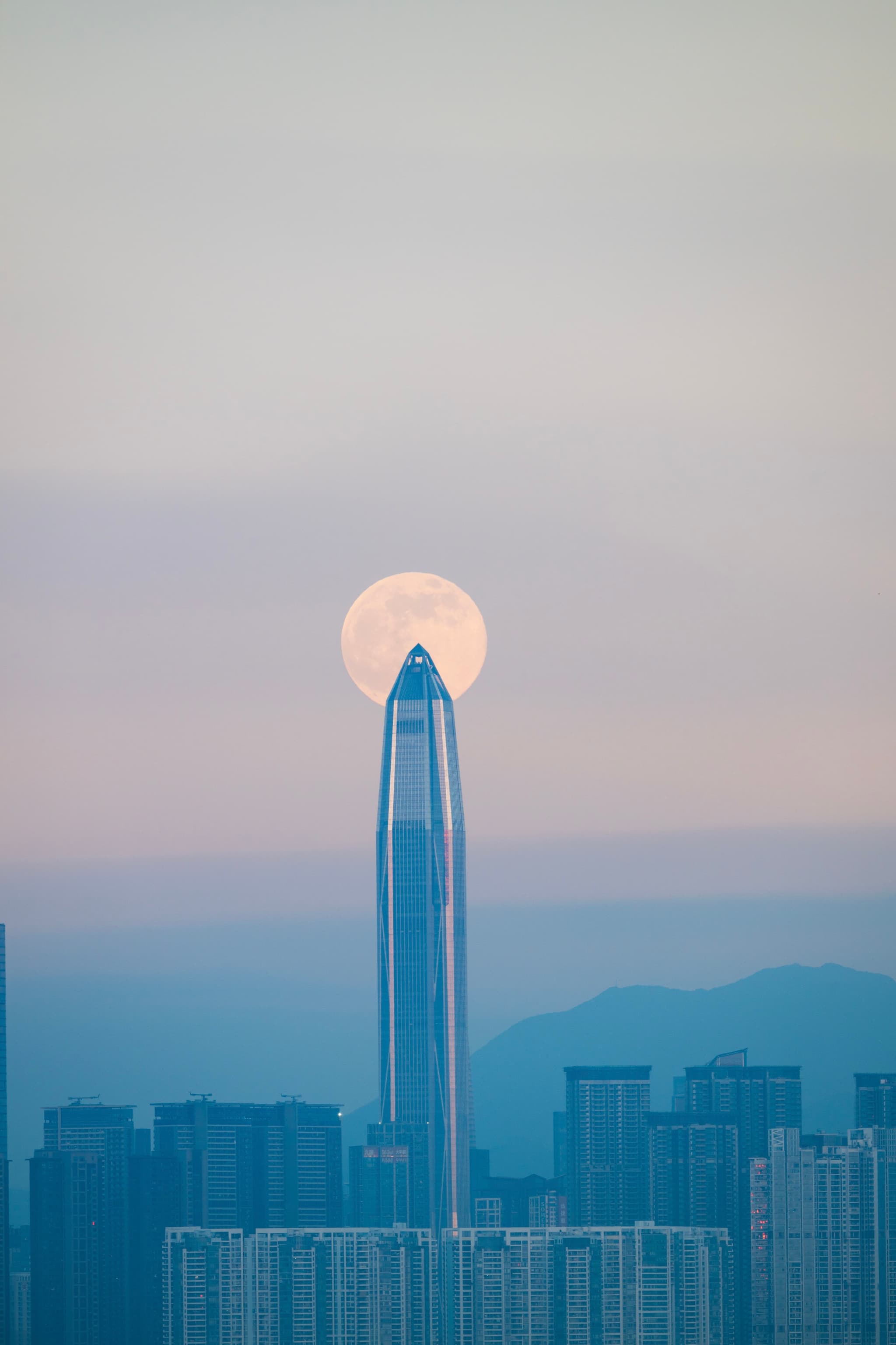 平安金融中心月升